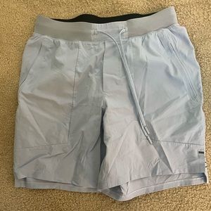 Lululemon License-to-Train 7” linerless Mens medium workout shorts (light blue)